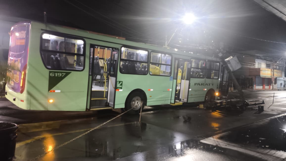Foto 6 de 67 — TEMPORAL EM FOTOS: veja imagens de destruição em Araraquara